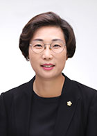 위원 김아진